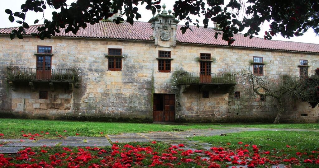 O pazo de Liñares acolle o Museo do Xoguete e da Marioneta e outras exposicións permanentes